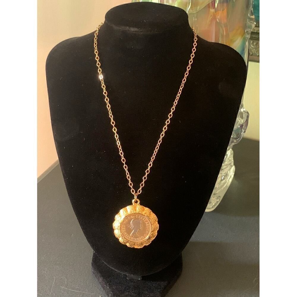1967 Half Penny Elizabeth II pendant w/chain Necklace, Stamped